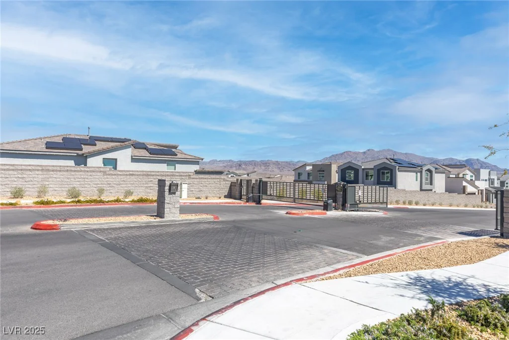 10165 Canyon Mantle, Las Vegas, NV 89166