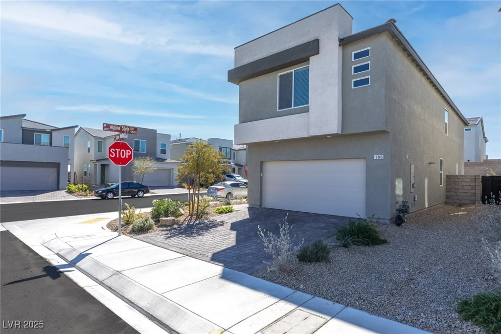 10165 Canyon Mantle, Las Vegas, NV 89166