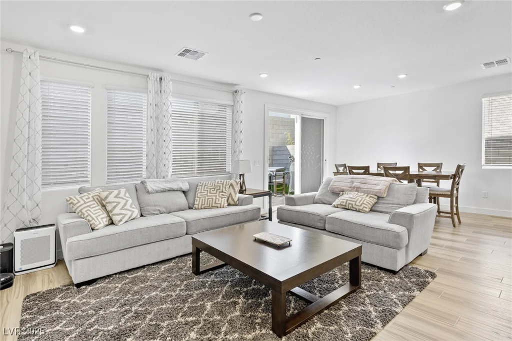 10165 Canyon Mantle, Las Vegas, NV 89166