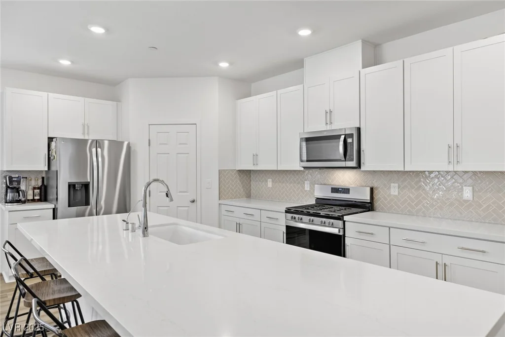 10165 Canyon Mantle, Las Vegas, NV 89166
