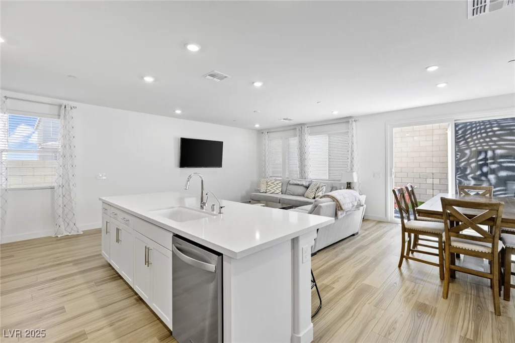 10165 Canyon Mantle, Las Vegas, NV 89166
