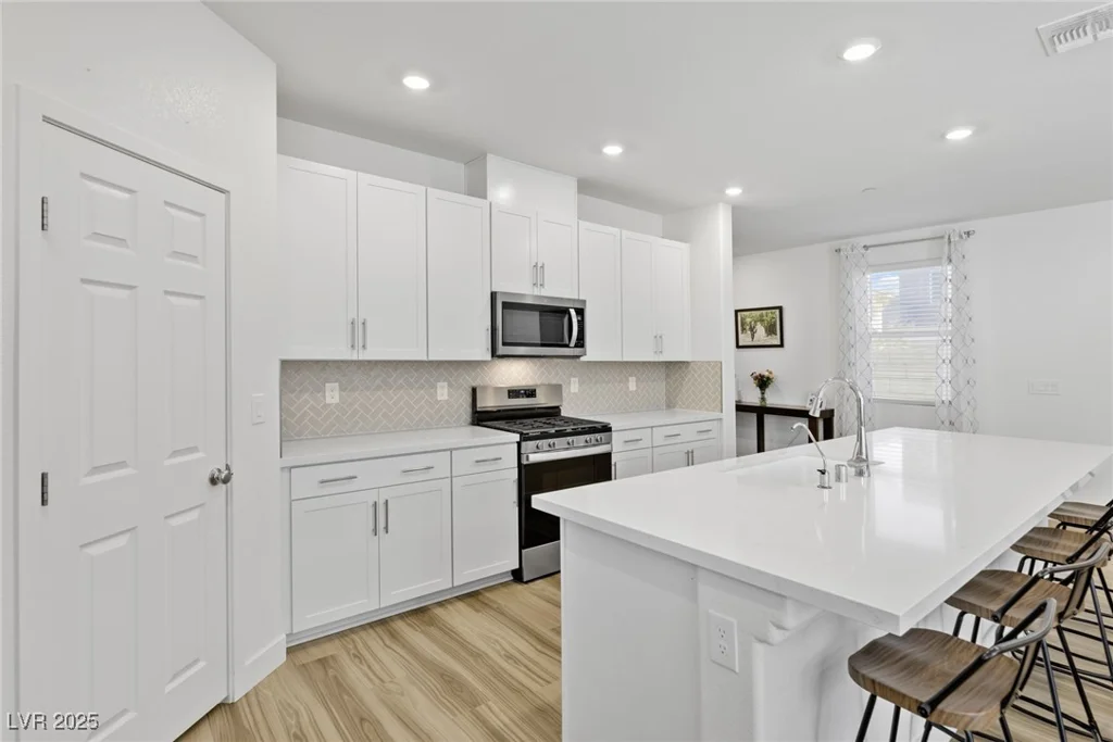 10165 Canyon Mantle, Las Vegas, NV 89166