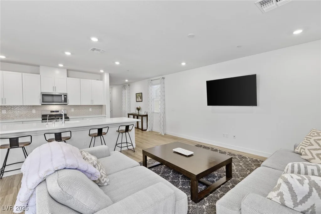 10165 Canyon Mantle, Las Vegas, NV 89166