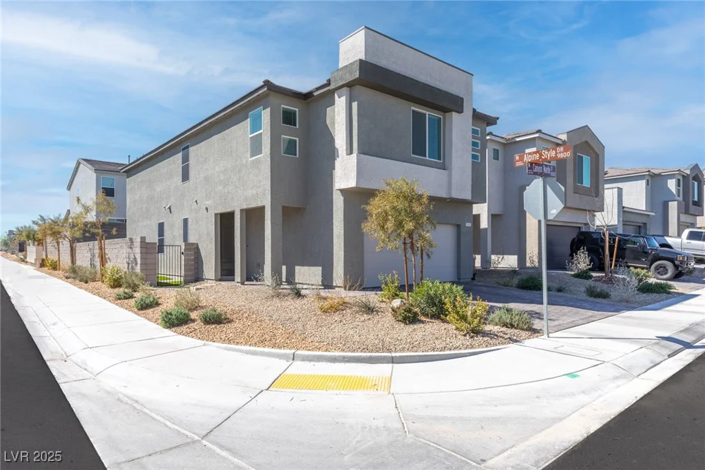 10165 Canyon Mantle, Las Vegas, NV 89166