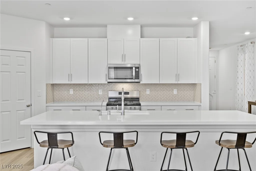 10165 Canyon Mantle, Las Vegas, NV 89166