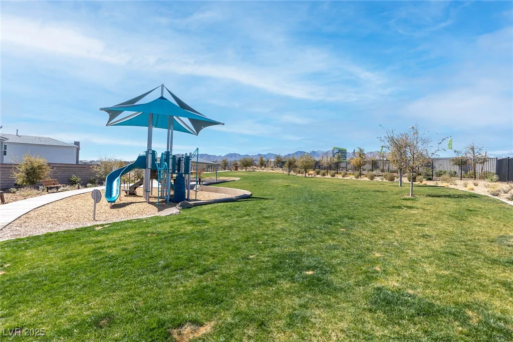 10165 Canyon Mantle, Las Vegas, NV 89166