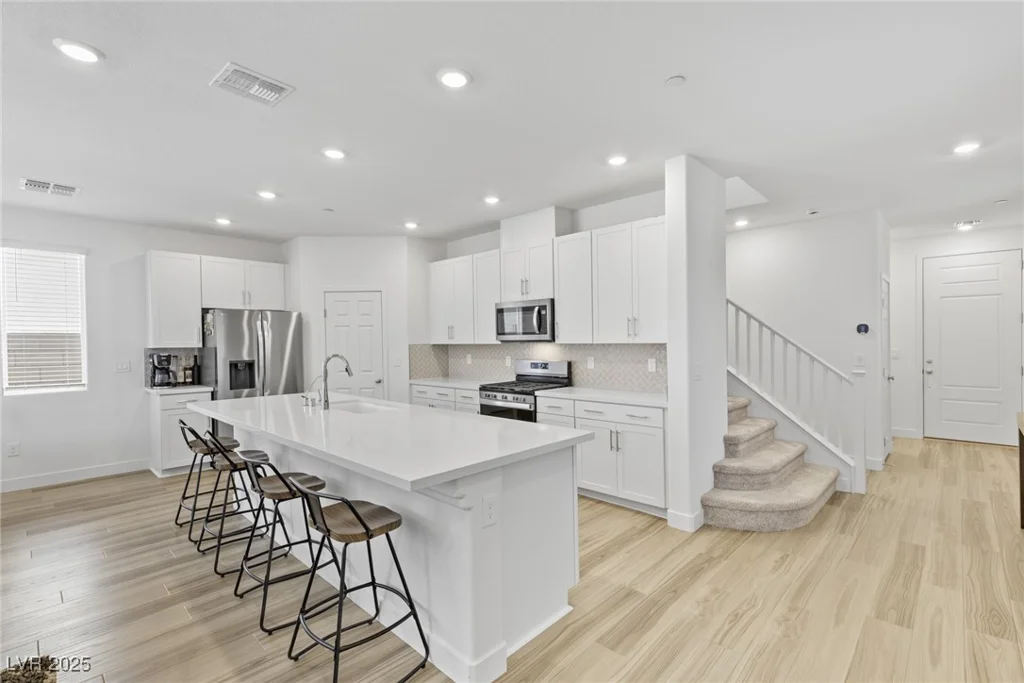 10165 Canyon Mantle, Las Vegas, NV 89166