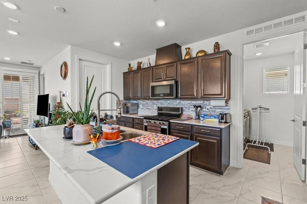 2243 Albury, North Las Vegas, NV 89086