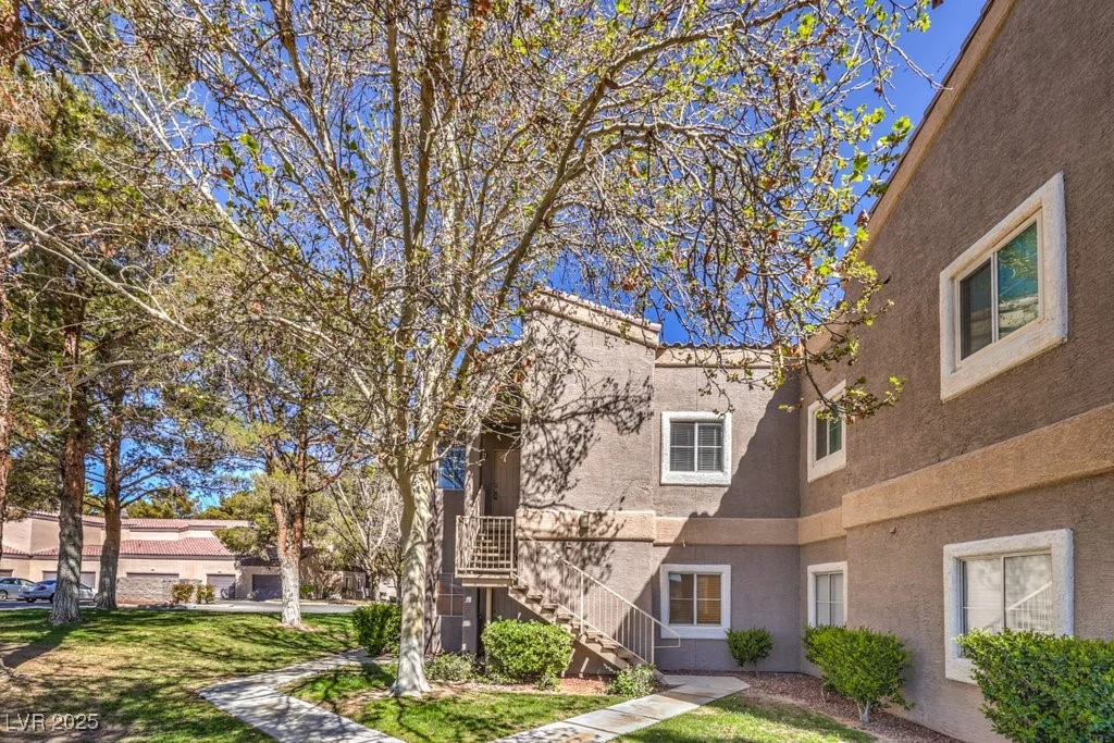 5250 Rainbow, Las Vegas, NV 89118