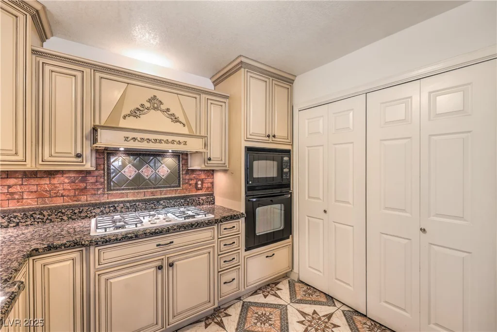 4043 Chalfont, Las Vegas, NV 89121