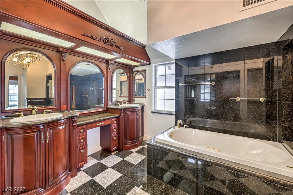 4043 Chalfont, Las Vegas, NV 89121