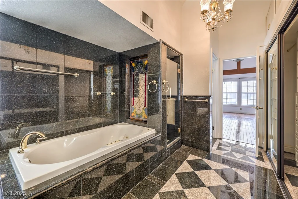 4043 Chalfont, Las Vegas, NV 89121