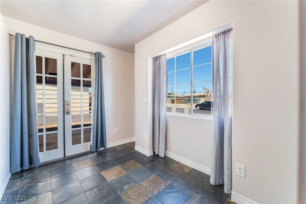 6213 Burgundy, Las Vegas, NV 89107
