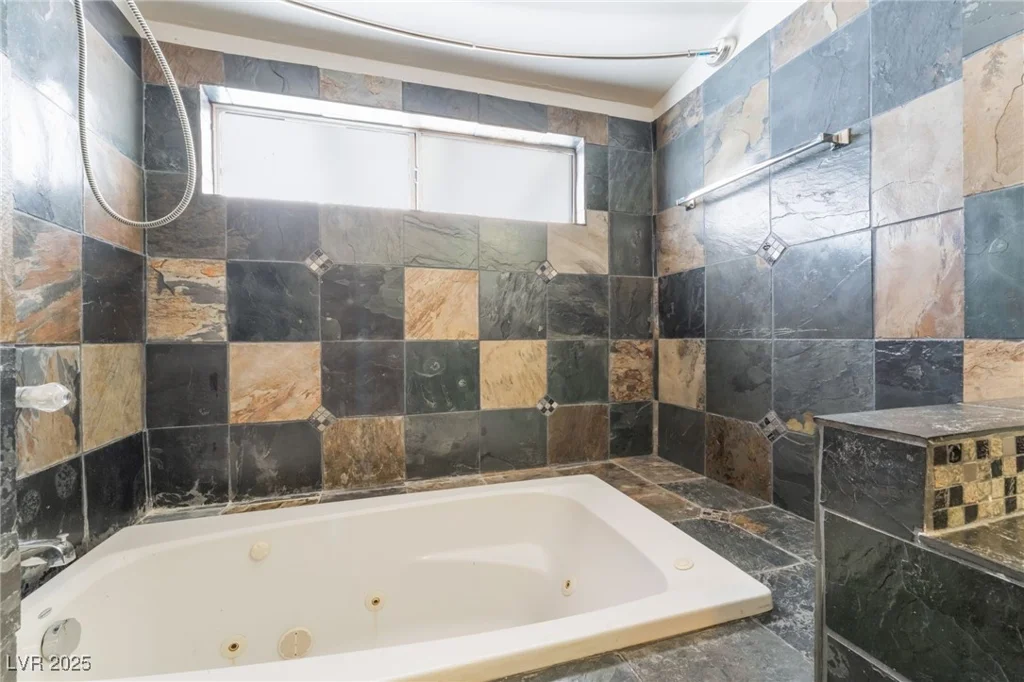 6213 Burgundy, Las Vegas, NV 89107