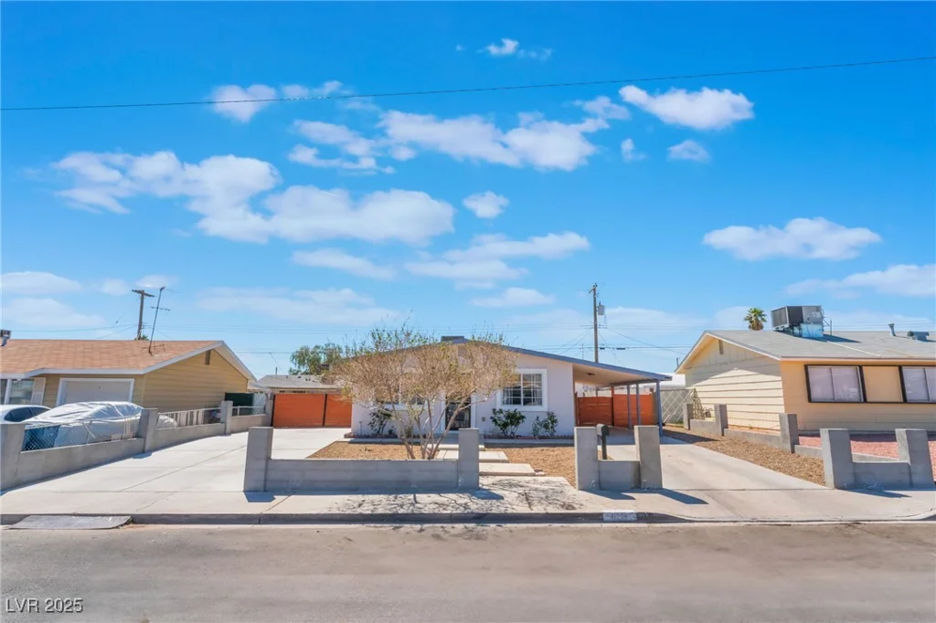 6213 Burgundy, Las Vegas, NV 89107