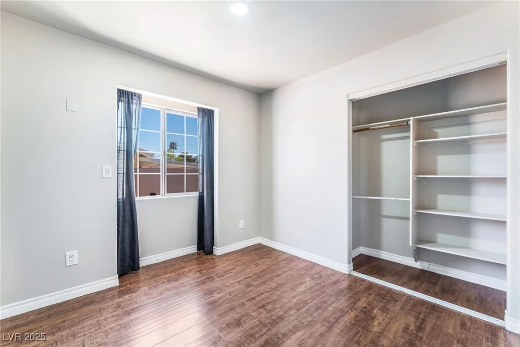 6213 Burgundy, Las Vegas, NV 89107