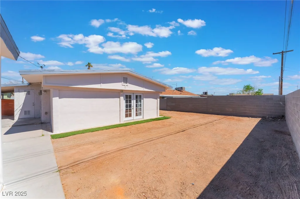 6213 Burgundy, Las Vegas, NV 89107