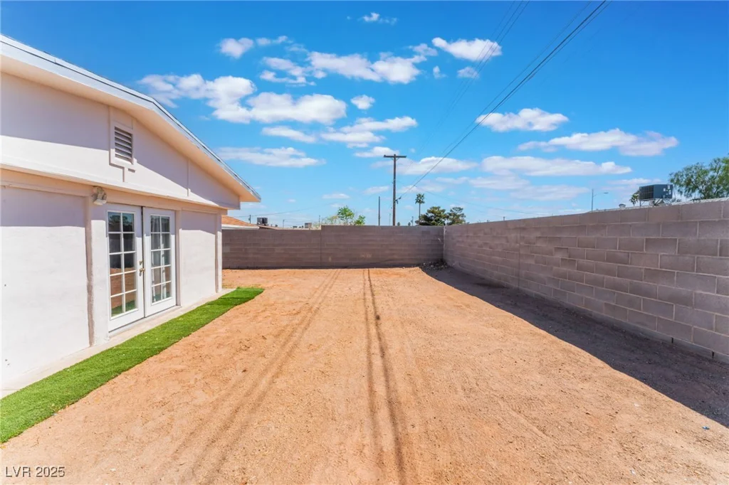 6213 Burgundy, Las Vegas, NV 89107