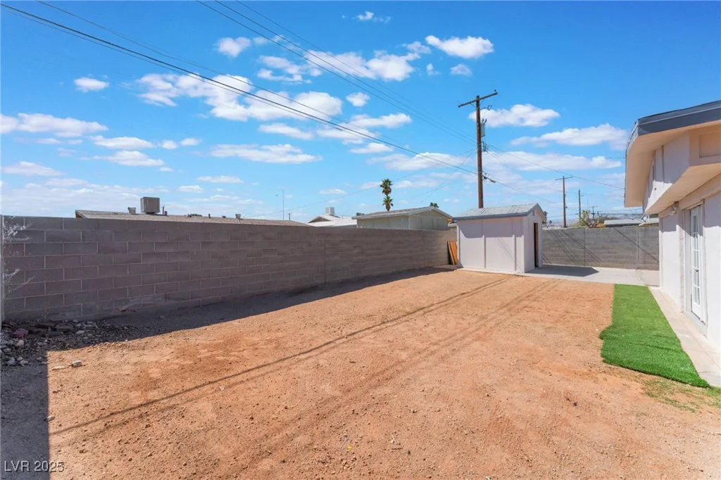 6213 Burgundy, Las Vegas, NV 89107