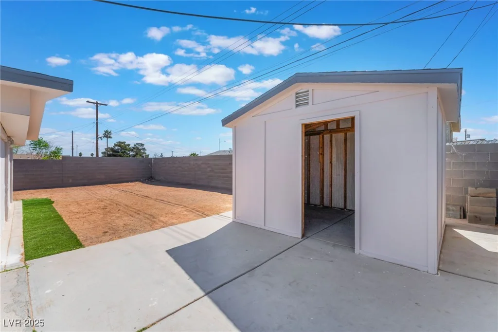6213 Burgundy, Las Vegas, NV 89107
