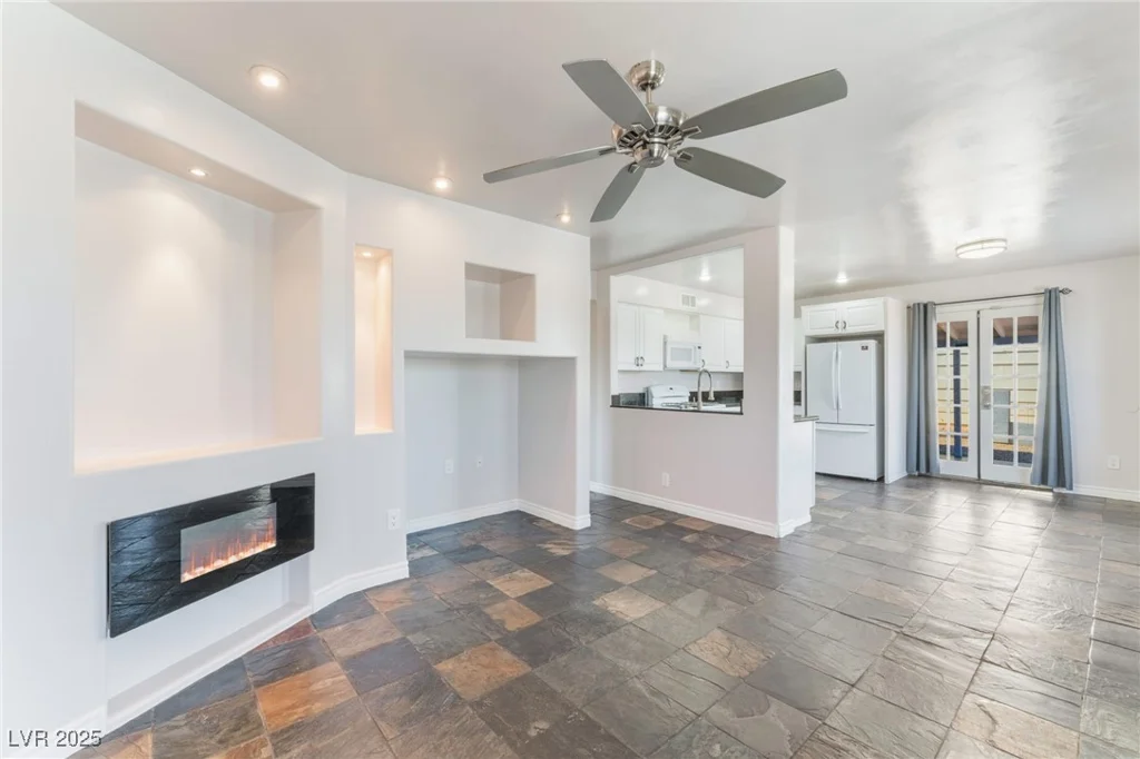 6213 Burgundy, Las Vegas, NV 89107