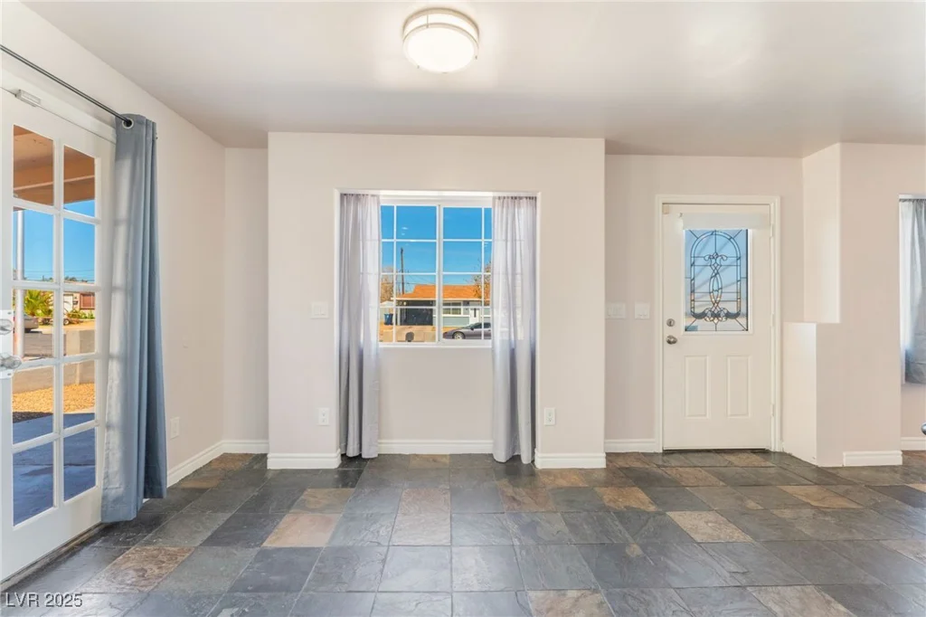 6213 Burgundy, Las Vegas, NV 89107