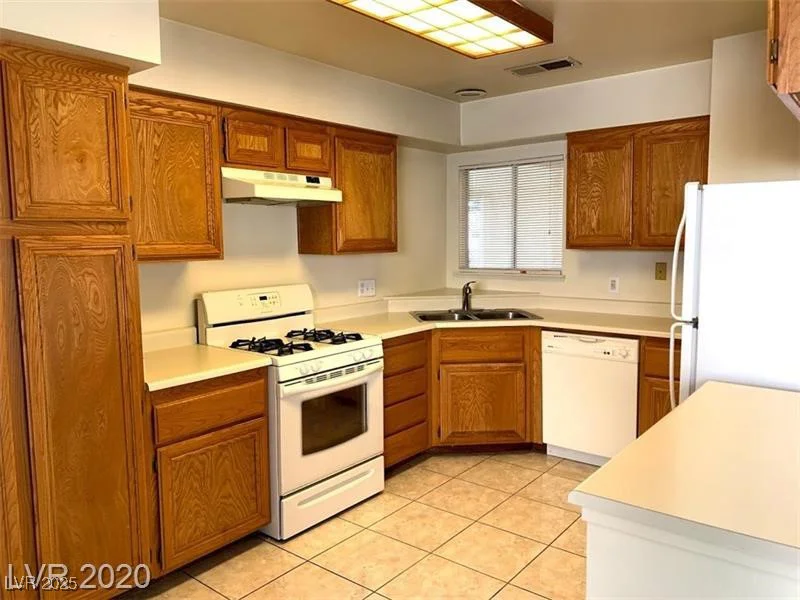 6632 Coastal Breeze, Las Vegas, NV 89108