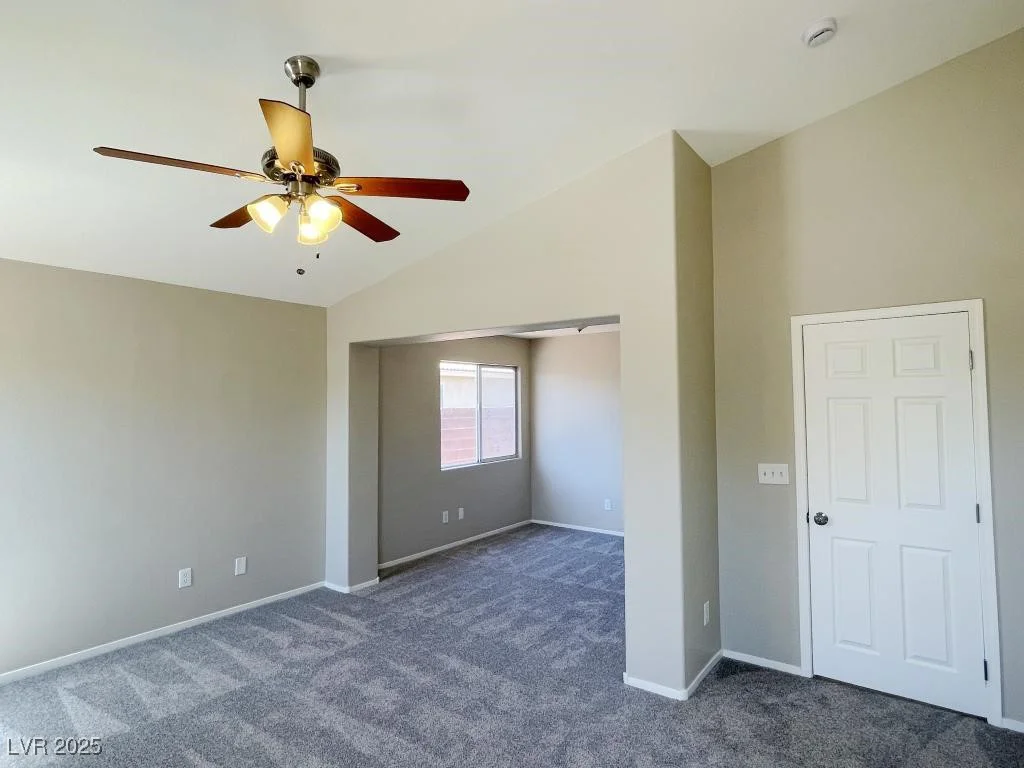 1907 Thunder Storm, North Las Vegas, NV 89032