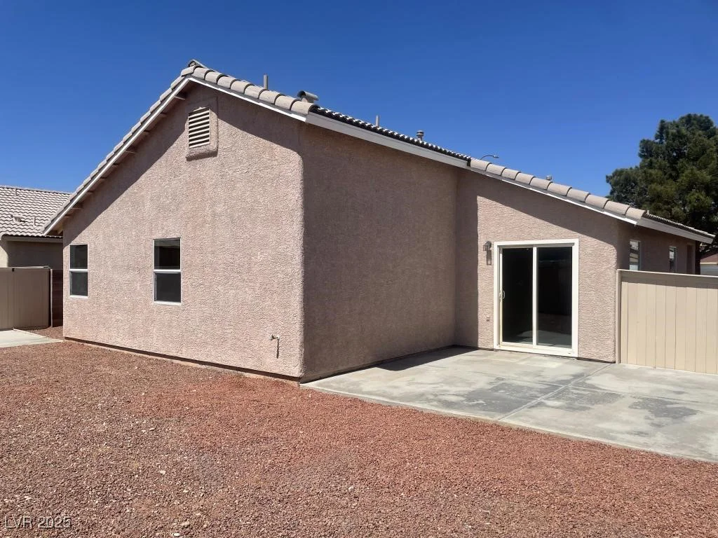 1907 Thunder Storm, North Las Vegas, NV 89032