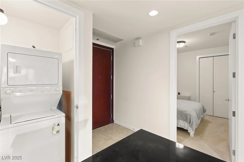 4575 Dean Martin, Las Vegas, NV 89103