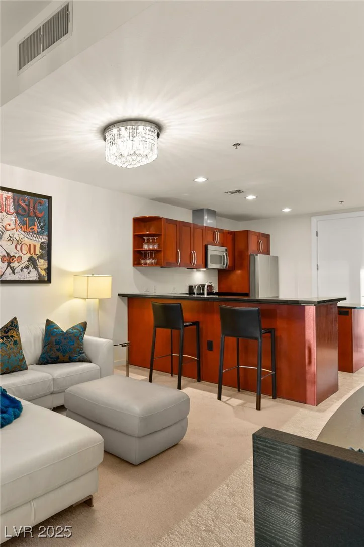 4575 Dean Martin, Las Vegas, NV 89103