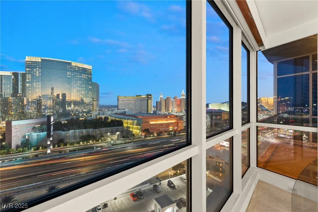 4575 Dean Martin, Las Vegas, NV 89103