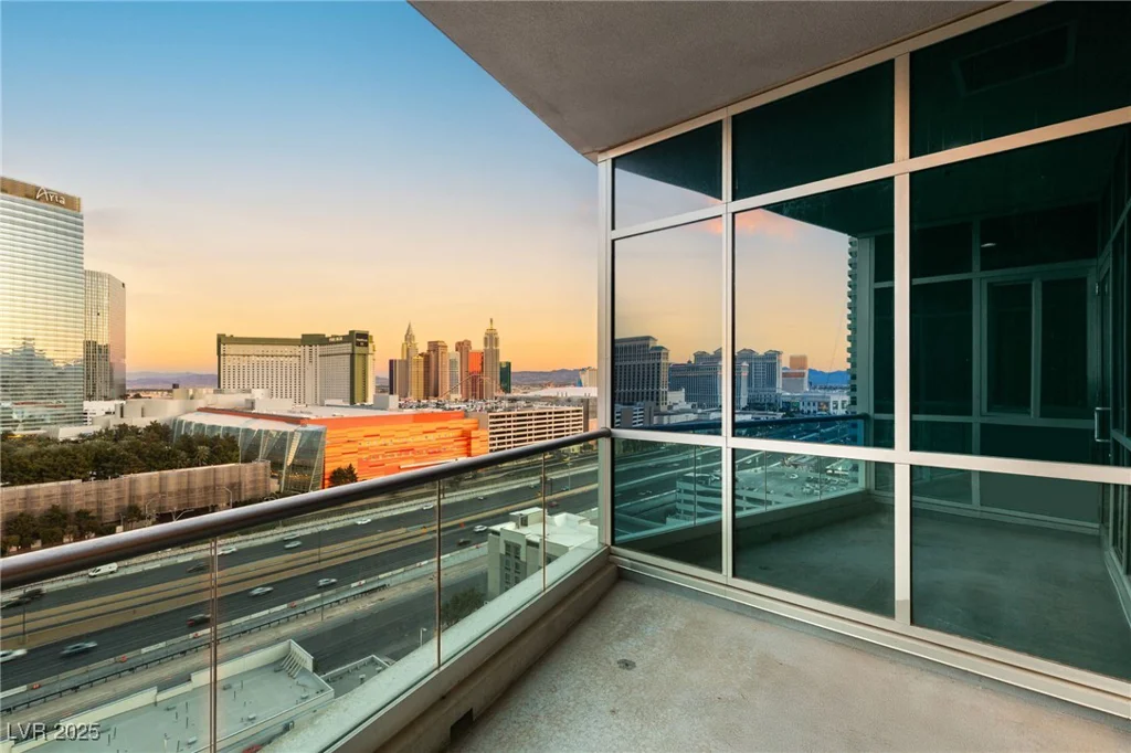 4575 Dean Martin, Las Vegas, NV 89103
