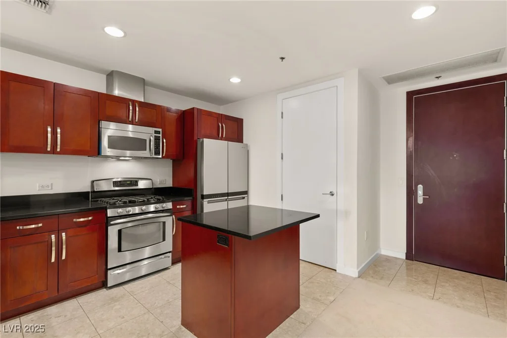 4575 Dean Martin, Las Vegas, NV 89103