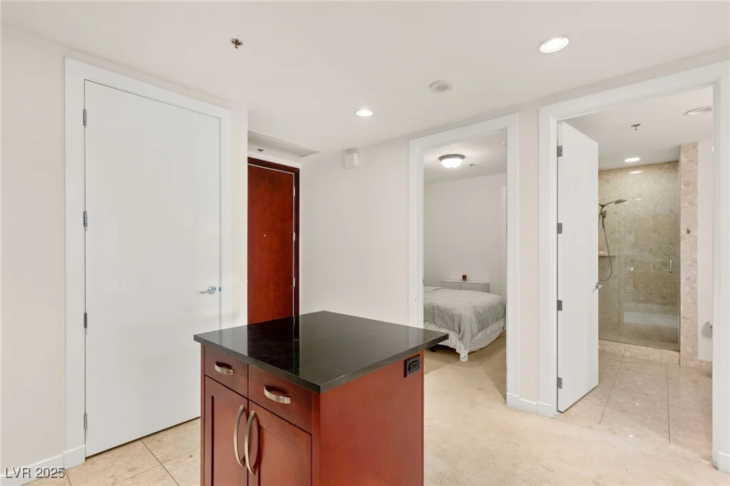 4575 Dean Martin, Las Vegas, NV 89103