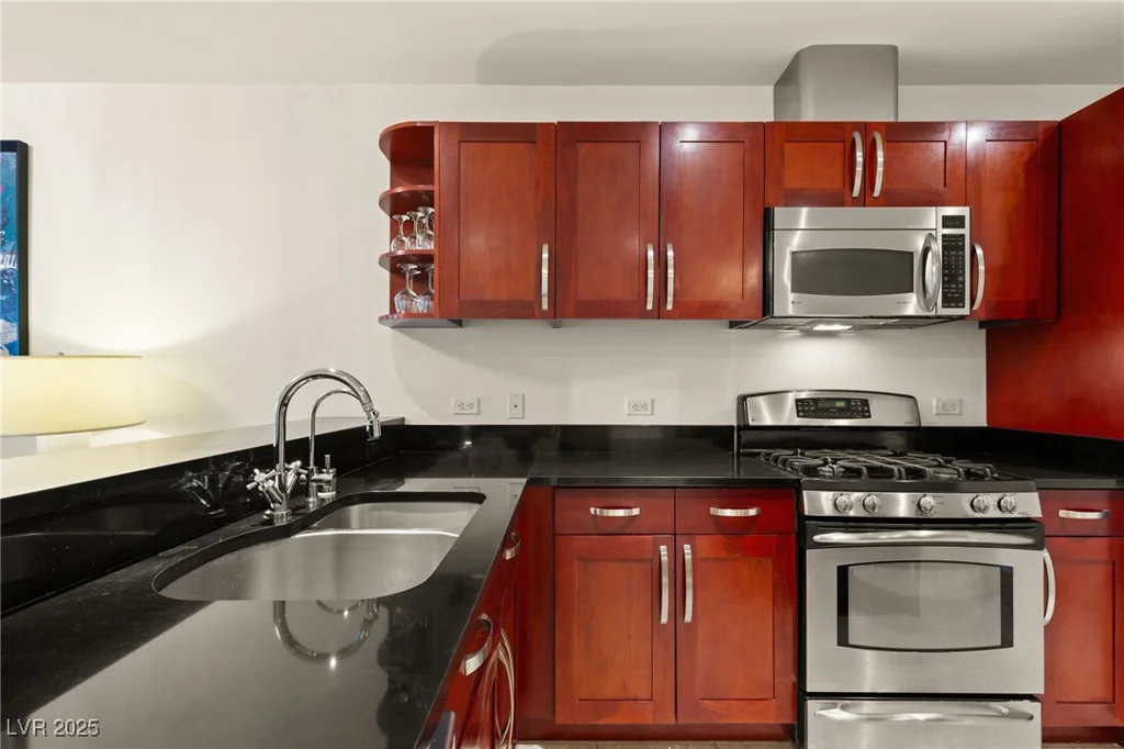 4575 Dean Martin, Las Vegas, NV 89103