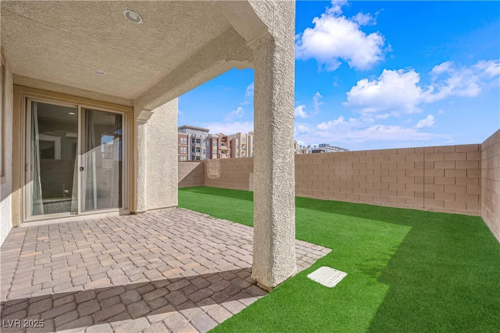 5832 Sleepy Willow, Las Vegas, NV 89148