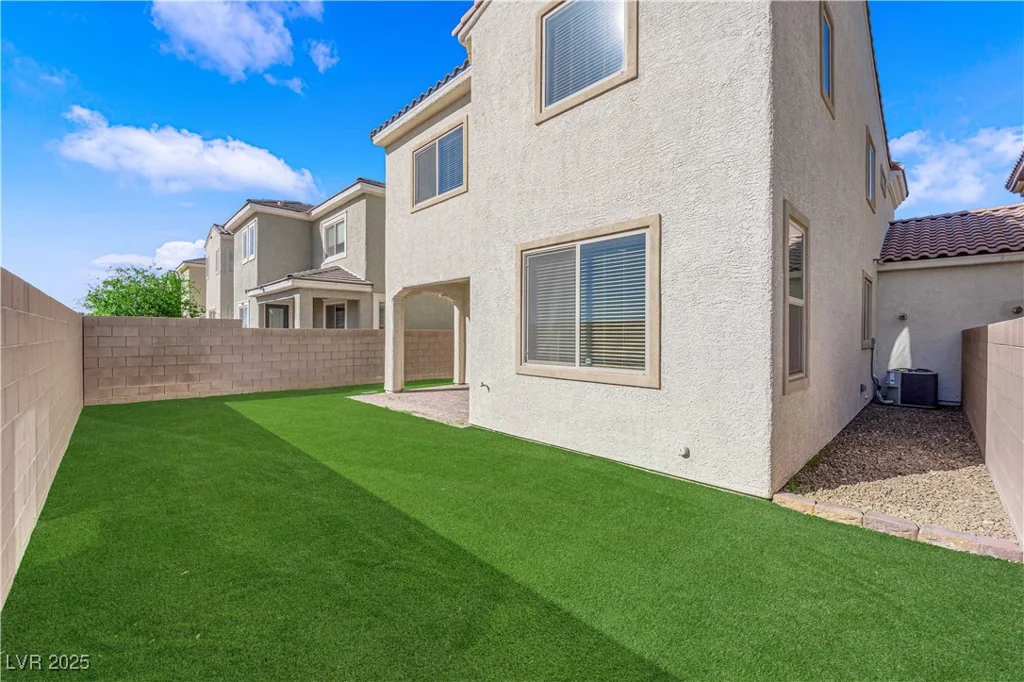 5832 Sleepy Willow, Las Vegas, NV 89148