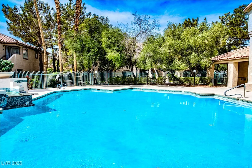5415 Harmon, Las Vegas, NV 89103