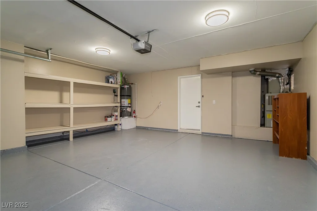 9004 Crystal Glass, Las Vegas, NV 89117