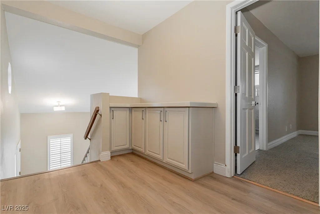 9004 Crystal Glass, Las Vegas, NV 89117