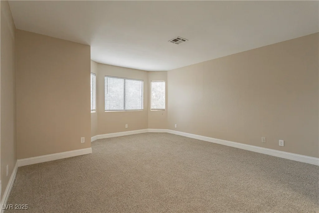 9004 Crystal Glass, Las Vegas, NV 89117
