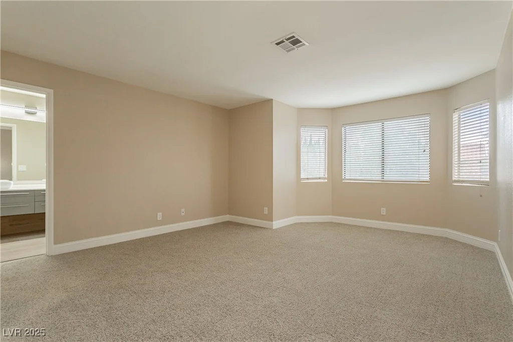9004 Crystal Glass, Las Vegas, NV 89117