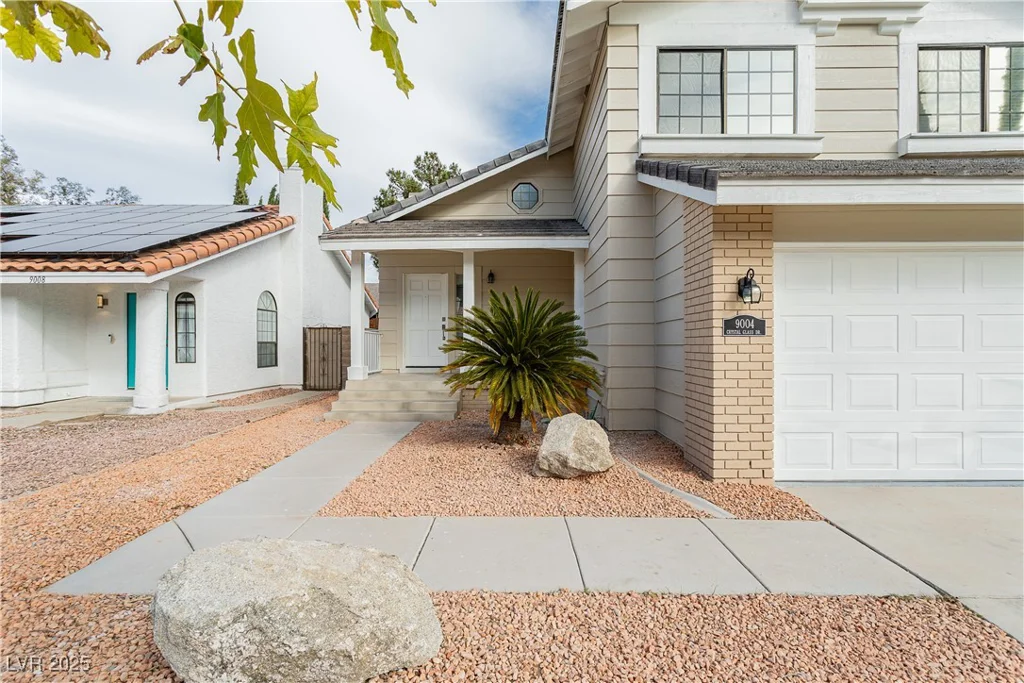 9004 Crystal Glass, Las Vegas, NV 89117