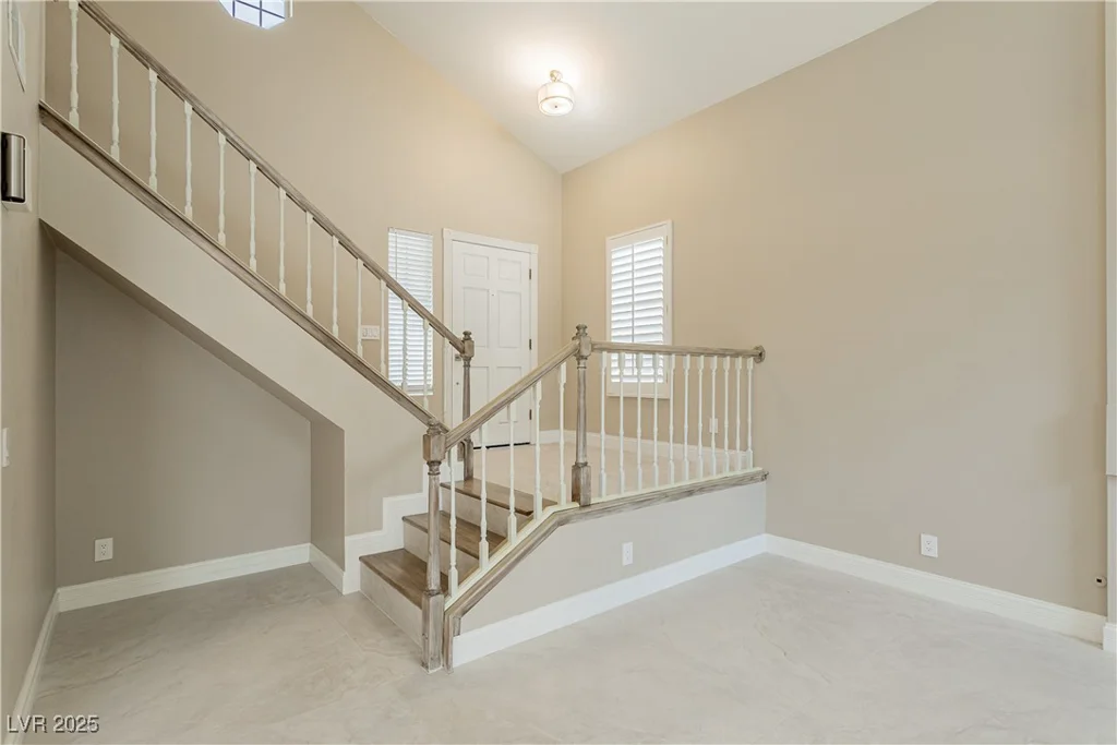9004 Crystal Glass, Las Vegas, NV 89117