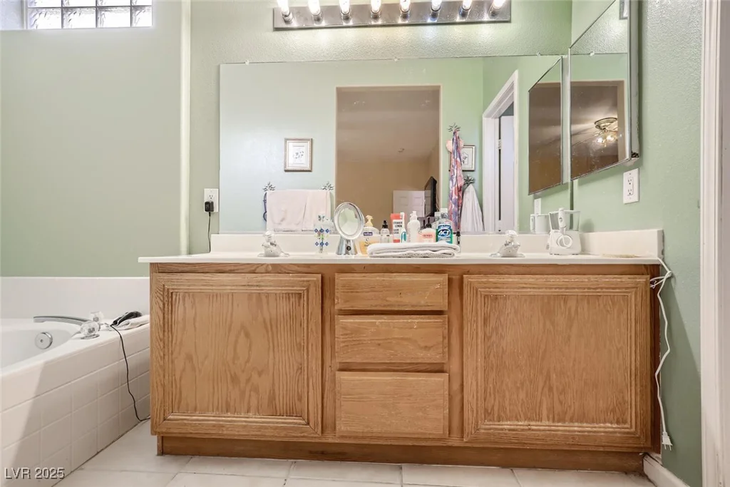 1375 Gran Vista, Henderson, NV 89012