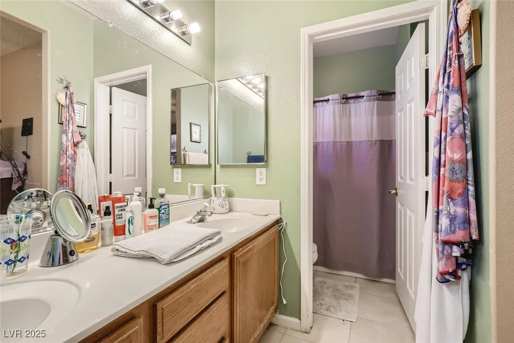 1375 Gran Vista, Henderson, NV 89012