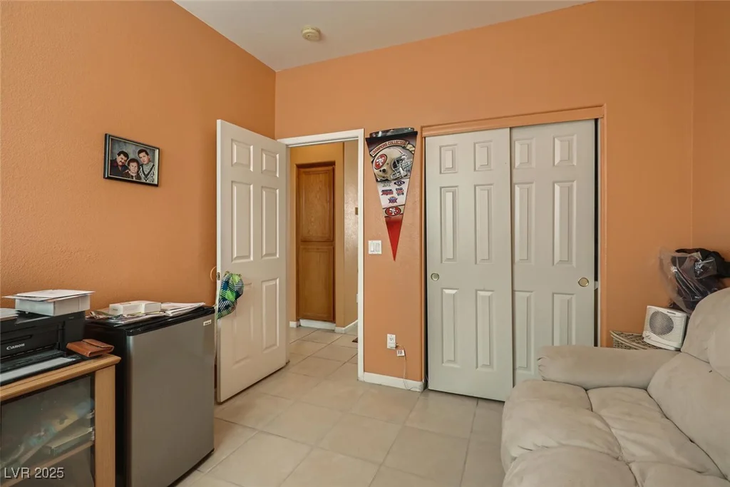 1375 Gran Vista, Henderson, NV 89012