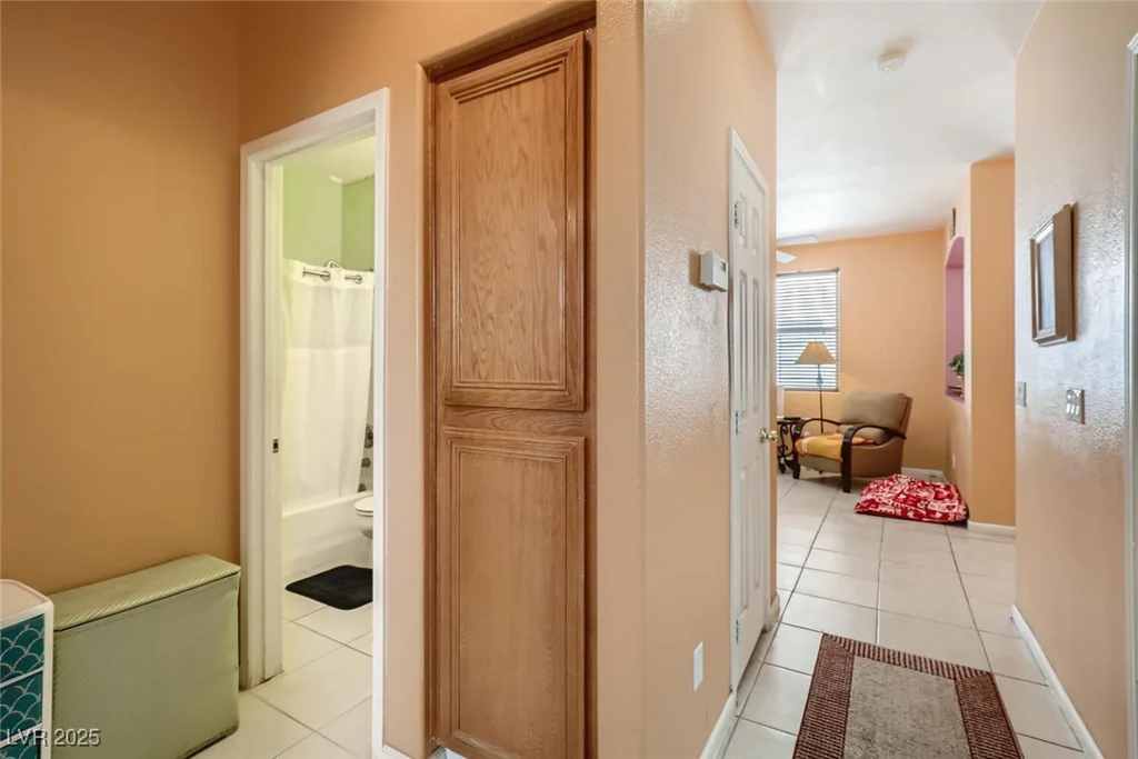 1375 Gran Vista, Henderson, NV 89012
