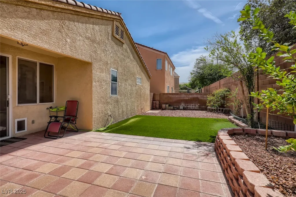 1375 Gran Vista, Henderson, NV 89012